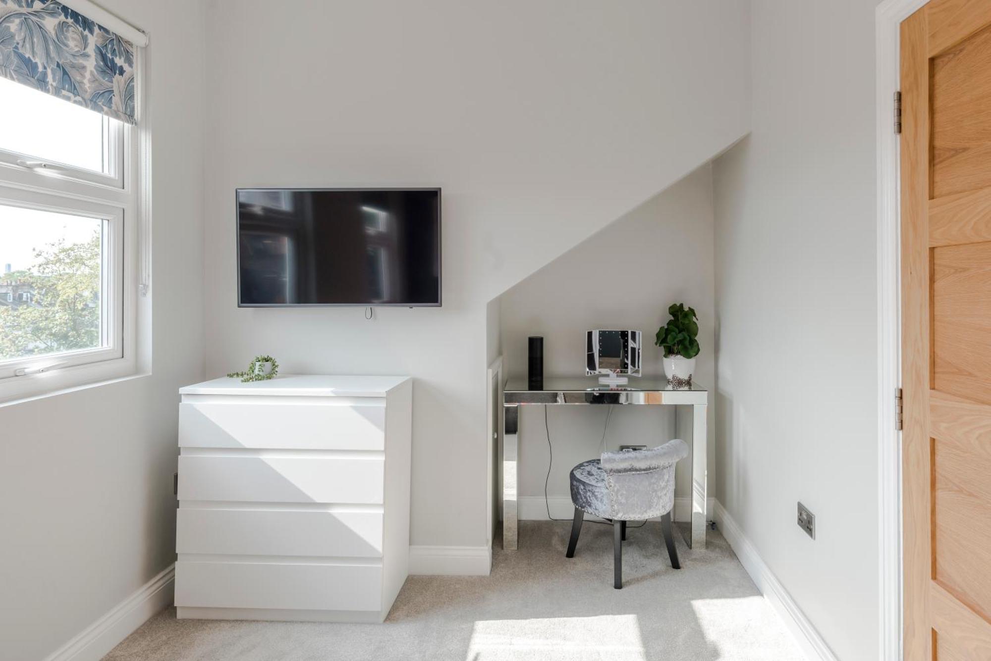 Stunning 3 Bed Duplex Apartment In The Heart Of West Hampstead London Exterior foto
