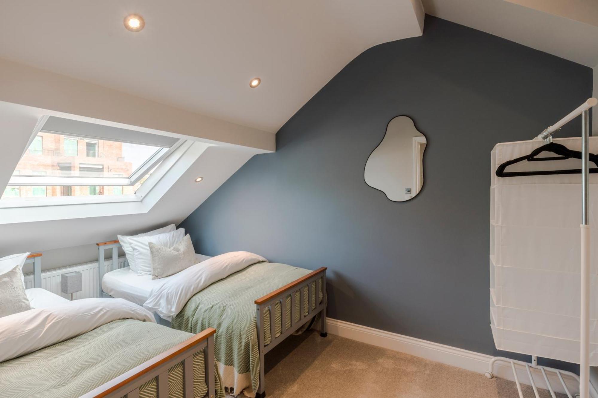 Stunning 3 Bed Duplex Apartment In The Heart Of West Hampstead London Exterior foto